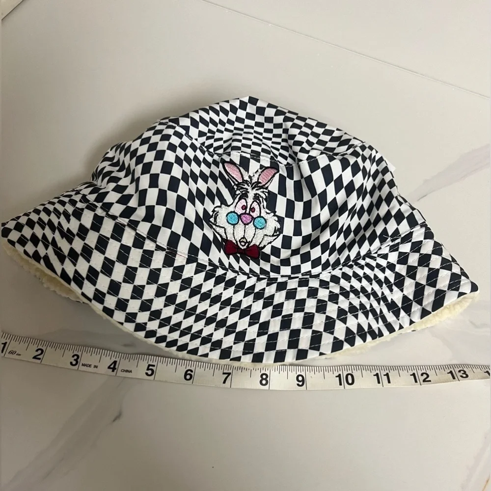 New Disney Parks White Rabbit ALICE IN WONDERLAND Sherpa Lined Bucket Hat
